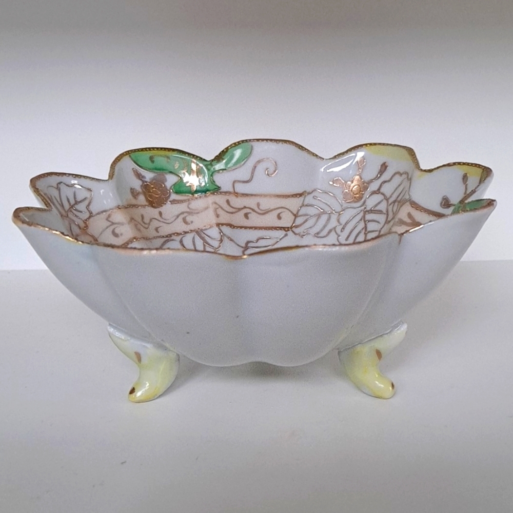 Antique Nippon Scalloped Footed Bowl | Hand painted | Japan - Picture 10 of 10